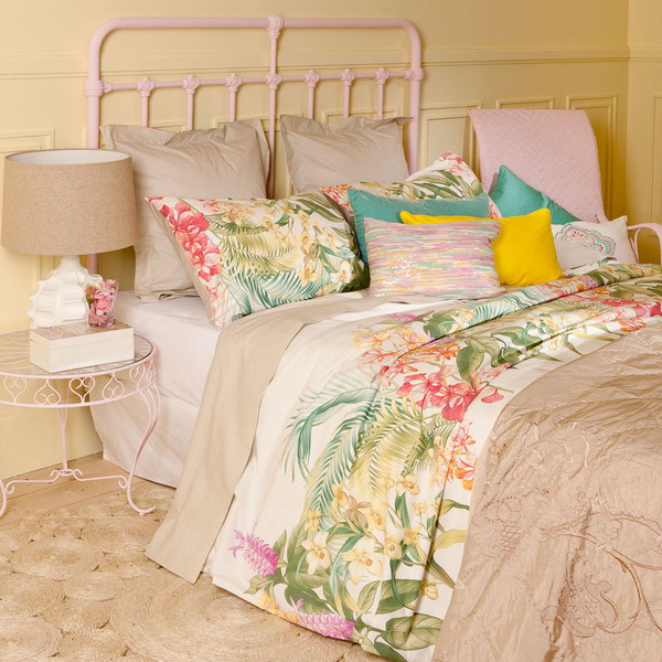 Phòng ngủ tuyệt đẹp nhờ chăn gối in hoa | ảnh 3