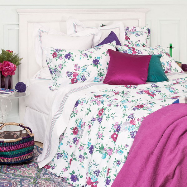 Phòng ngủ tuyệt đẹp nhờ chăn gối in hoa | ảnh 9