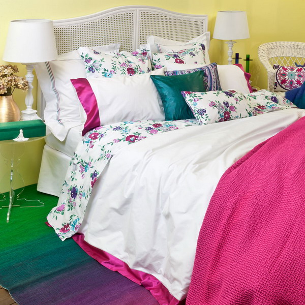Phòng ngủ tuyệt đẹp nhờ chăn gối in hoa | ảnh 12