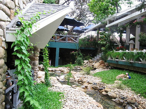 10 quán cafe sân vườn đẹp nức tiếng Sài thành