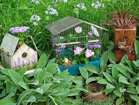 Dùng chuồng chim để...trang trí sân vườn | ảnh 1